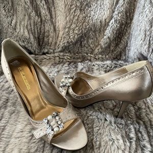 Shoe Gold, jeweled buckle size 8.5